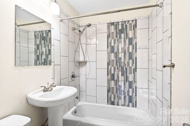 34 Wolfe Cove Road, Asheville, NC 28804