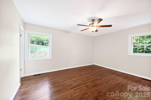 34 Wolfe Cove Road, Asheville, NC 28804