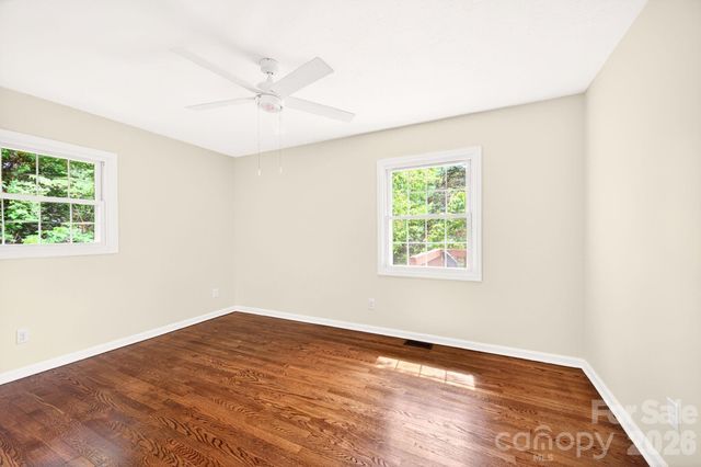 34 Wolfe Cove Road, Asheville, NC 28804