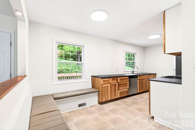 34 Wolfe Cove Road, Asheville, NC 28804