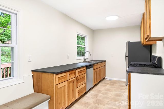 34 Wolfe Cove Road, Asheville, NC 28804