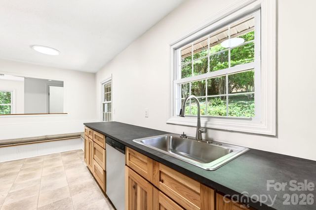 34 Wolfe Cove Road, Asheville, NC 28804