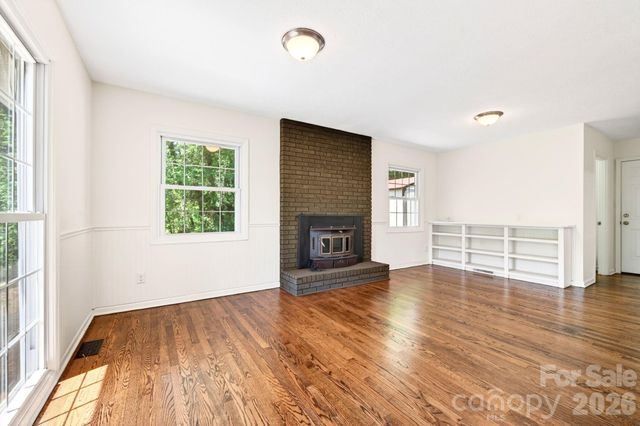 34 Wolfe Cove Road, Asheville, NC 28804