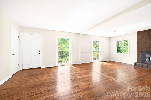 34 Wolfe Cove Road, Asheville, NC 28804