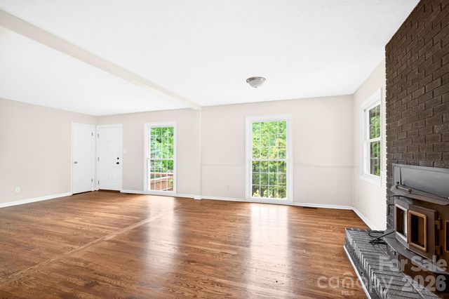 34 Wolfe Cove Road, Asheville, NC 28804