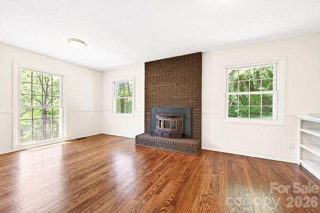 34 Wolfe Cove Road, Asheville, NC 28804
