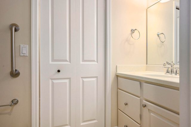 260 Round Hill Road, Oshtemo Twp, MI 49009