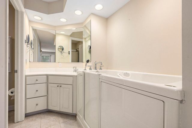 260 Round Hill Road, Oshtemo Twp, MI 49009