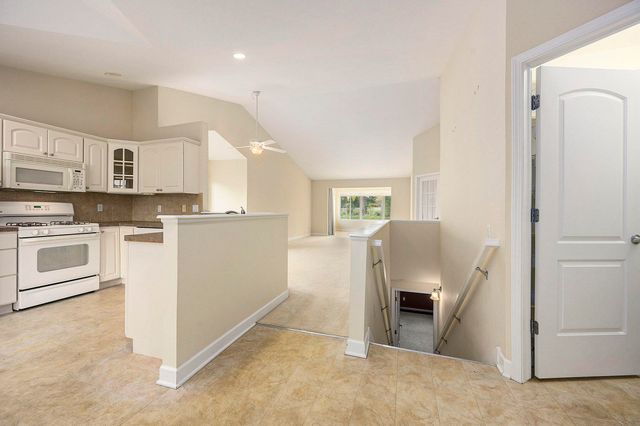 260 Round Hill Road, Oshtemo Twp, MI 49009