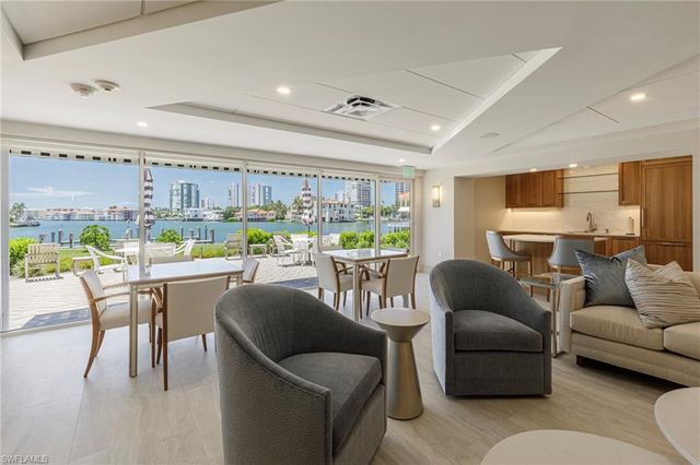 250 Park Shore DR # 302, Naples, FL 34103