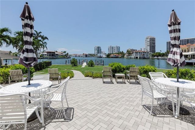 250 Park Shore DR # 302, Naples, FL 34103