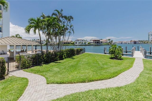 250 Park Shore DR # 302, Naples, FL 34103