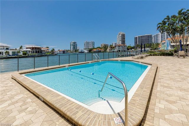 250 Park Shore DR # 302, Naples, FL 34103