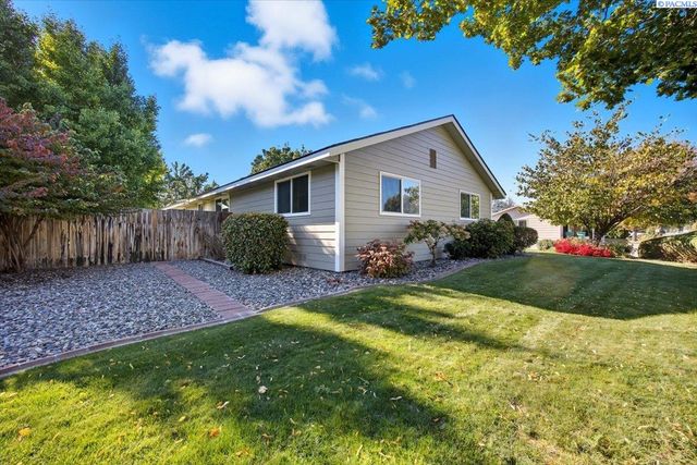 1119 S Highland Pl, Kennewick, WA 99337