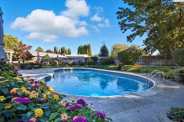 1119 S Highland Pl, Kennewick, WA 99337