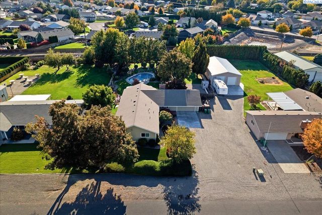 1119 S Highland Pl, Kennewick, WA 99337