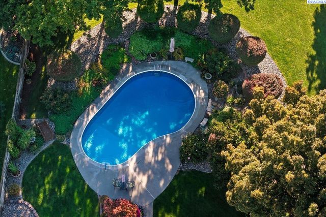 1119 S Highland Pl, Kennewick, WA 99337