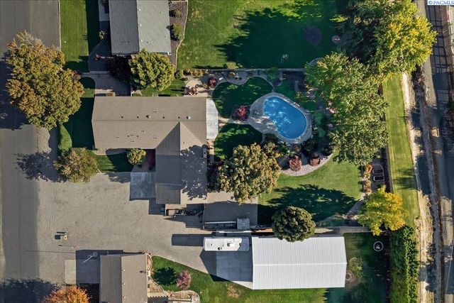 1119 S Highland Pl, Kennewick, WA 99337