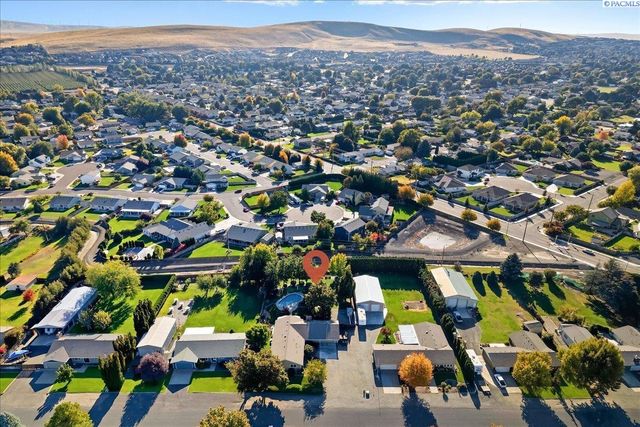 1119 S Highland Pl, Kennewick, WA 99337