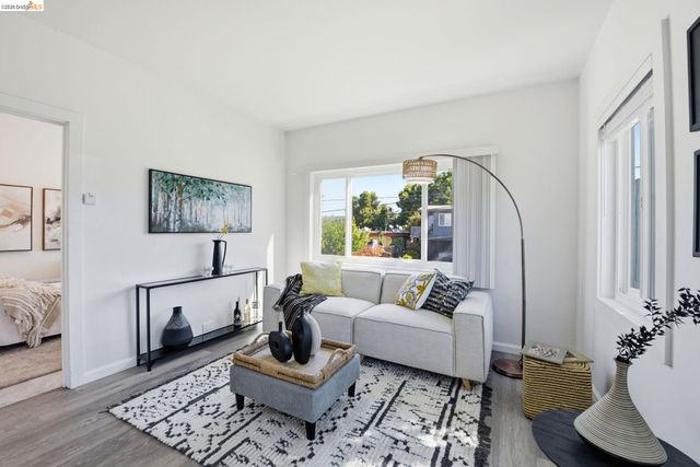 3007 Bona St, Oakland, CA 94601