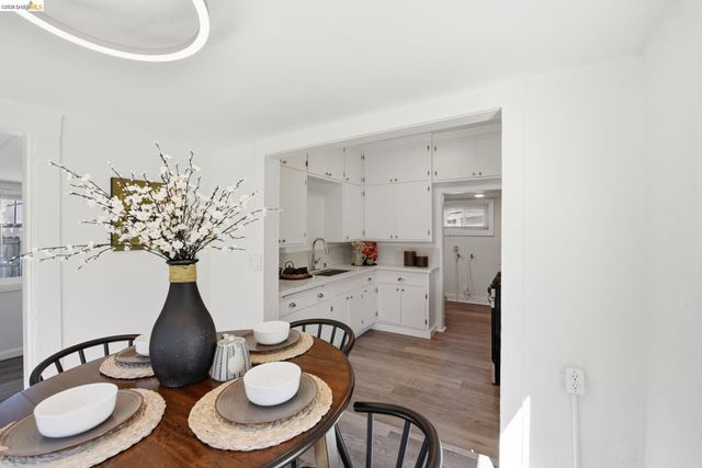3007 Bona St, Oakland, CA 94601