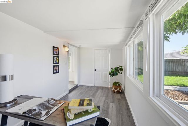 3007 Bona St, Oakland, CA 94601