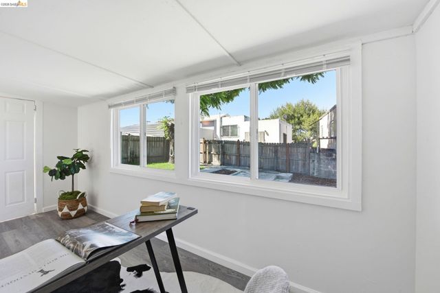 3007 Bona St, Oakland, CA 94601