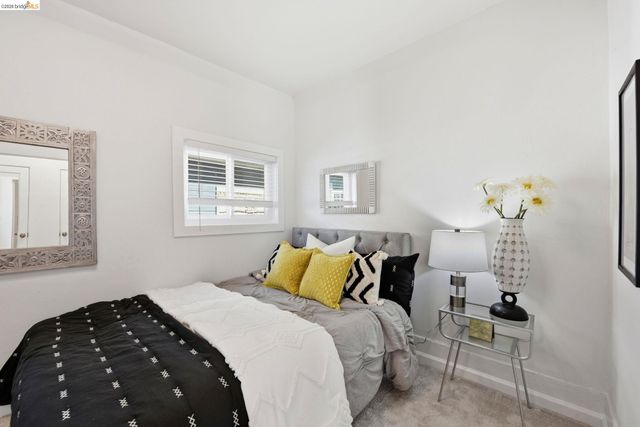 3007 Bona St, Oakland, CA 94601