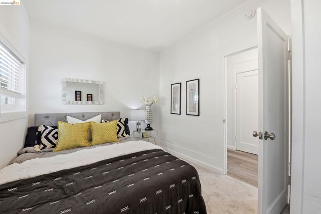 3007 Bona St, Oakland, CA 94601