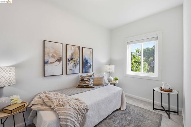 3007 Bona St, Oakland, CA 94601