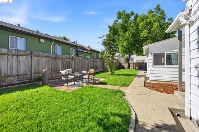 3007 Bona St, Oakland, CA 94601