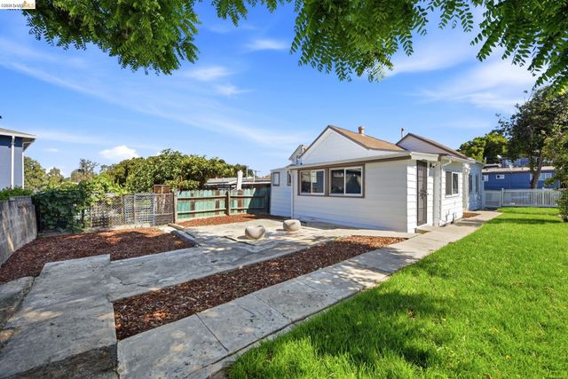 3007 Bona St, Oakland, CA 94601
