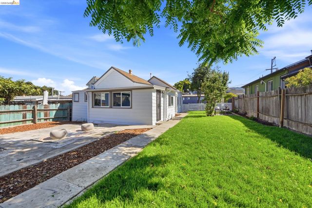 3007 Bona St, Oakland, CA 94601