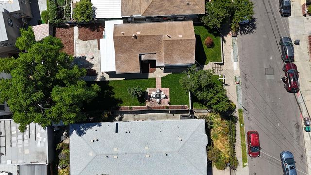 3007 Bona St, Oakland, CA 94601