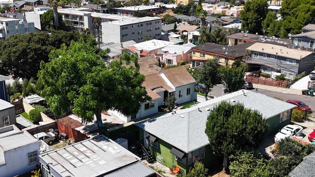 3007 Bona St, Oakland, CA 94601