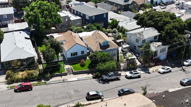 3007 Bona St, Oakland, CA 94601