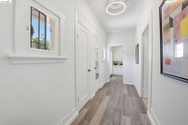 3007 Bona St, Oakland, CA 94601