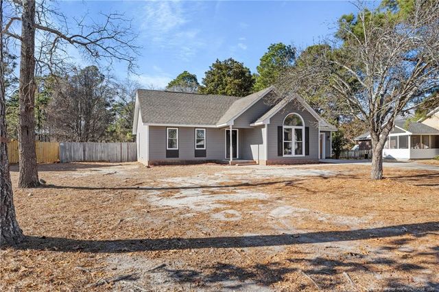 149 E Twelve Oaks Road, Raeford, NC 28376