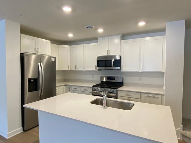 14954 Ahena Curve, Rosemount, MN 55068