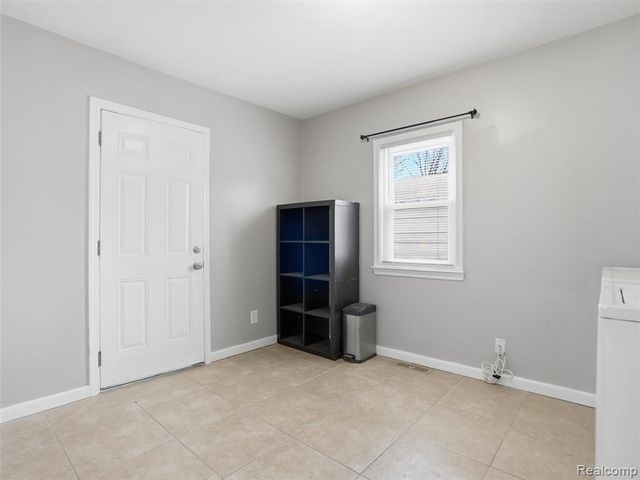 20629 Hollywood Street, Harper Woods, MI 48225