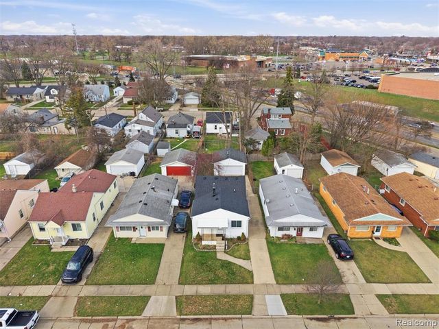 20629 Hollywood Street, Harper Woods, MI 48225