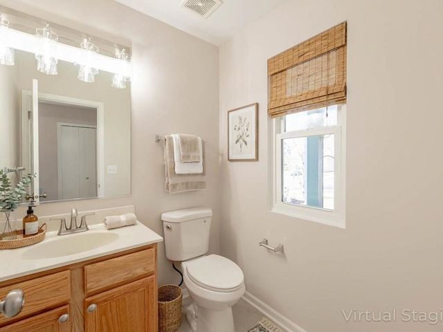 641 W Huron Hills Trail, Round Lake Heights, IL 60073