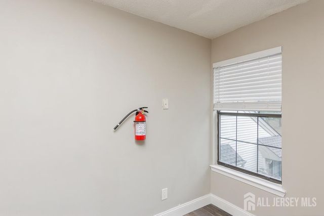 208 Sunshine Court, Parlin, NJ 08859