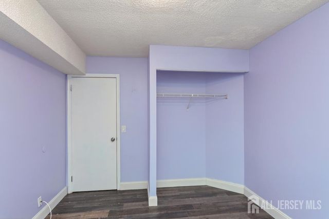 208 Sunshine Court, Parlin, NJ 08859