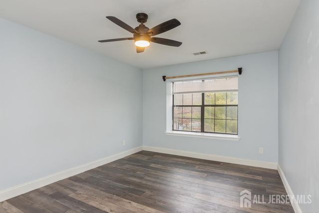 208 Sunshine Court, Parlin, NJ 08859