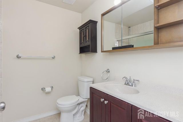 208 Sunshine Court, Parlin, NJ 08859