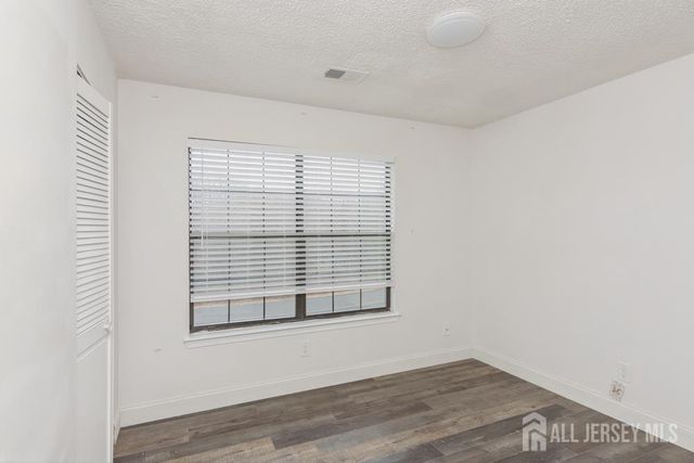 208 Sunshine Court, Parlin, NJ 08859