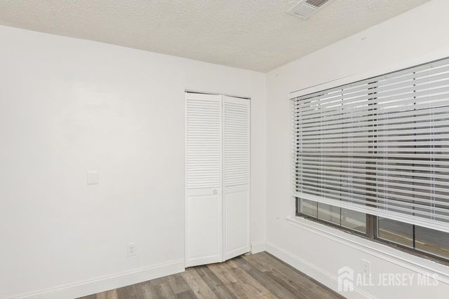 208 Sunshine Court, Parlin, NJ 08859