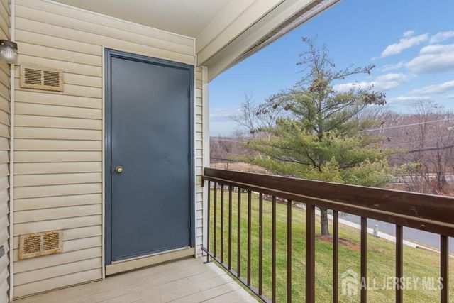 208 Sunshine Court, Parlin, NJ 08859