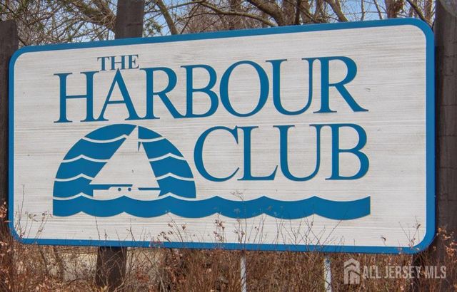 208 Sunshine Court, Parlin, NJ 08859